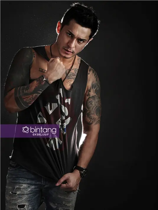 Sepuluh tahun lebih Miller Khan menekuni kariernya di dunia peran. Banyak kenangan selama menjalani proses syuting. Termasuk saat membintangi film Petak Umpet Pinokio yang belum lama ini. (Bambang E Ros/Bintang.com)