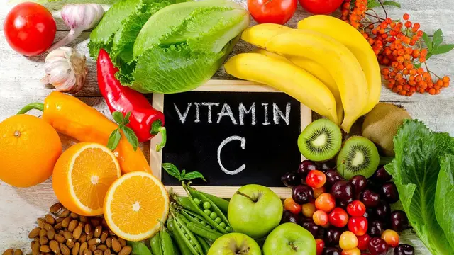 Ilustrasi makanan yang mengandung Vitamin C (Sumber: Lifestyle Kompas)