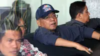 Bupati Malang, Rendra Kresna berada di ruang tunggu untuk menjalani pemeriksaan di Gedung KPK, Jakarta, Senin (15/10). Rendra Kresna diperiksa sebagai tersangka kasus dugaan suap dan gratifikasi proyek di Dinas Pendidikan. (Merdeka.com/Dwi Narwoko)