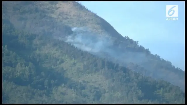 Kebakaran Gunung Sumbing mulai padam. dari 5 titik api kini tinggal 3 titik api dengan intensitas yang lebih kecil