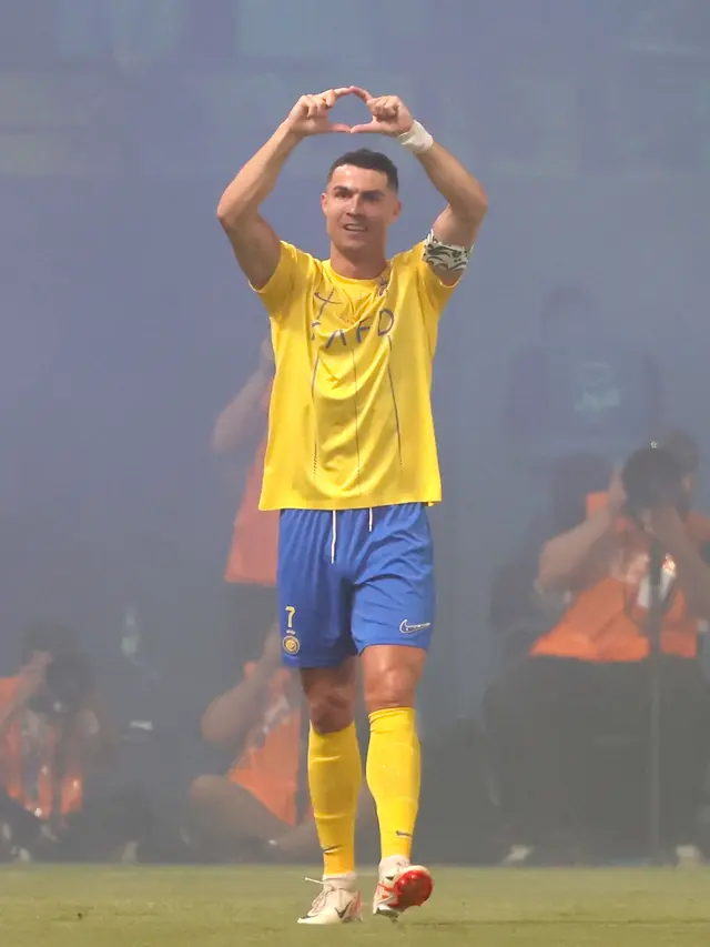Foto: Selebrasi Gol Kabut Cristiano Ronaldo saat Al-Nassr Tumbangkan Al-Ahli di Liga Arab Saudi