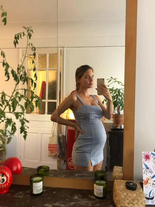 Hamil Anak Pertama, Ini 5 Momen Valentine Payen Istri Ario Bayu Pamer Baby Bump