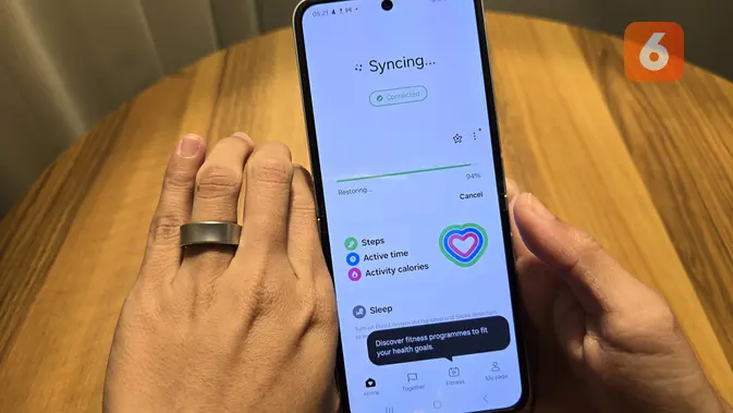 <p>Galaxy Ring juga bisa mendeteksi langkah kaki penggunanya dan dihubungkan dengan Samsung Health pada smartphone (Liputan6.com/ Agustin Setyo  Wardani)</p>