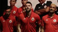 Pemain Persija Jakarta, Marko SImic, menghadiri launching tim dan jersey 2019 di Epicentrum, Jakarta, Jumat (17/5). Tim berjulukan Macan Kemayoran itu memperkenalkan 30 pemain serta jersey untuk berlaga di Liga 1 2019. (Bola.com/M Iqbal Ichsan)