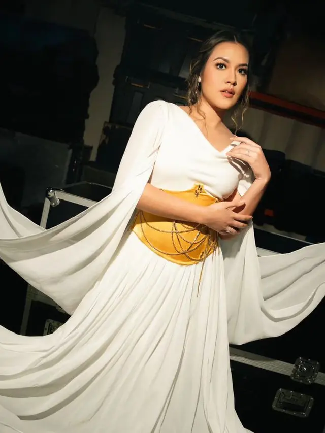 Raisa duet bersama Rhoma Irama. [@davianakbar]