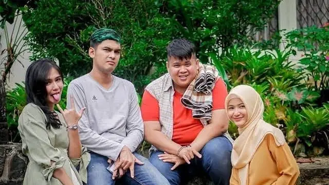 Potret Kompak Pemain Sinetron Insya Allah Surga Tingkat 2 di Balik Layar