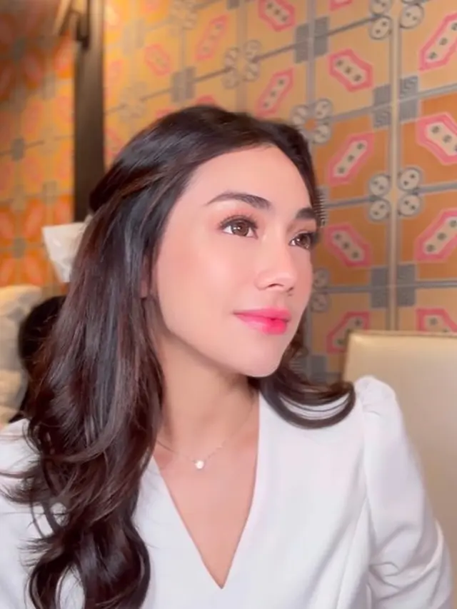 Celine Evangelista bertransformasi (Instagram/amo_kio_entertainment)