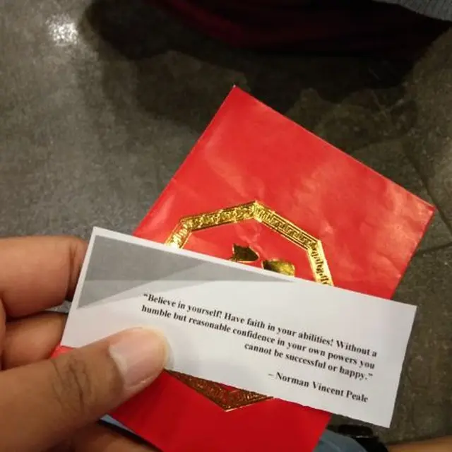 6 Potret Isi Angpao Berupa Pertanyaan Ini Bikin Elus Dada, Tak Sesuai Harapan