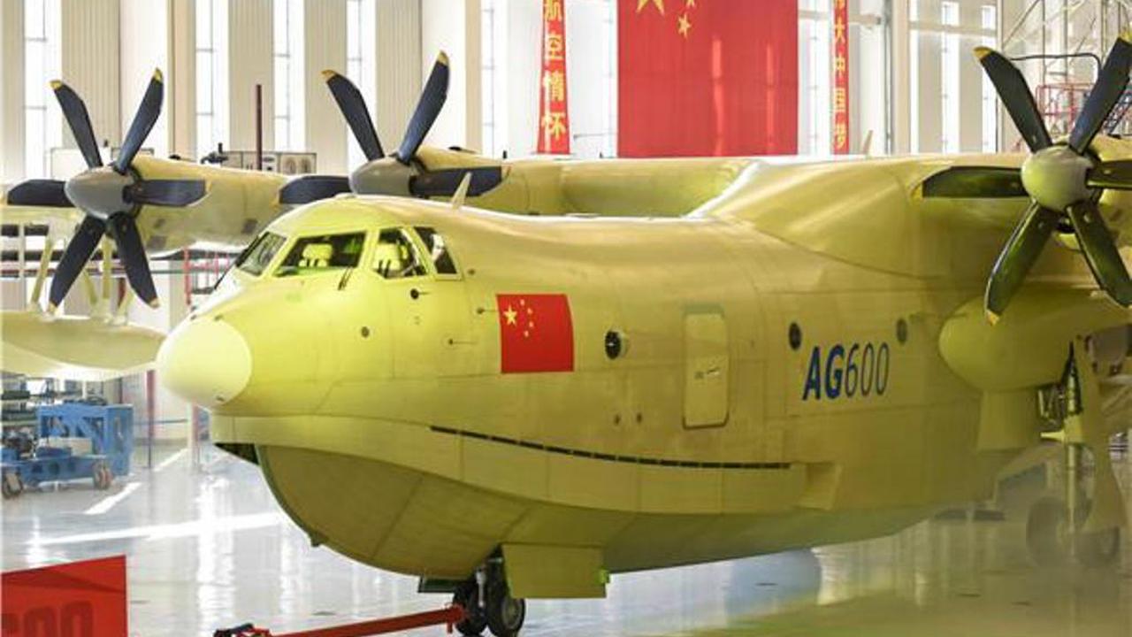 'Monster Amfibi' China Penakluk Kebakaran Hutan