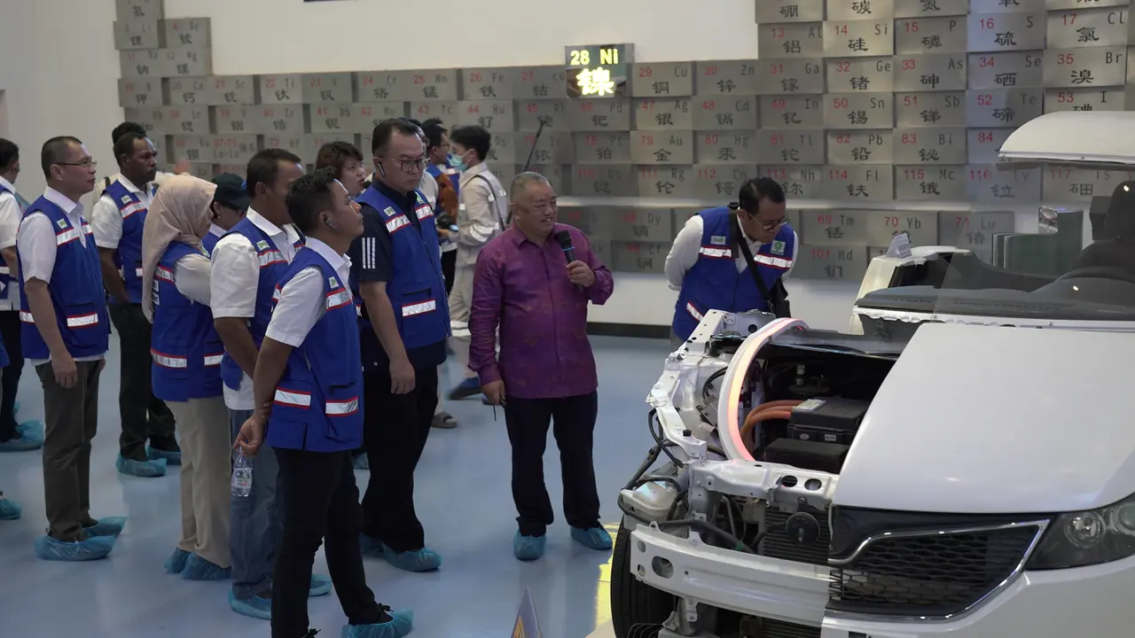 Sebanyak 14 rektor perguruan tinggi negeri  di Indonesia berkunjung Kawasan Industri Indonesia Morowali Industrial Park (IMIP) pada 3 - 4 Mei 2024. Kunjungan ini untuk menjajaki kerja sama strategis untuk mendorong hiliriisasi. (Dok IMIP)