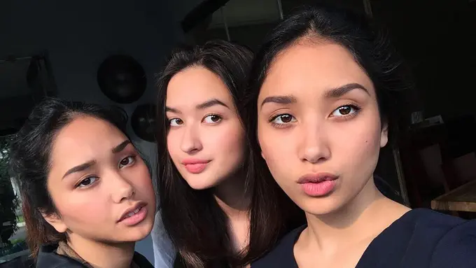 [Bintang] Salwa Muchtar, Stephanie Dougharty, dan Salma Muchtar