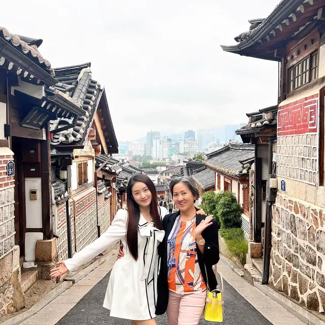 Tampil Pakai Hanbok Ini 7 Potret Natasha Wilona Saat di Korea Selatan