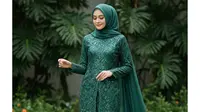 10 Inspirasi Model Gamis 2025 untuk Hijaber Gen-Z Modern Tampil Anggun dan Percaya Diri