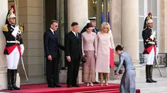 Gaya Kembar Brigitte Macron dan Ratu Suthida dari Thailand di Istana Élysée Paris