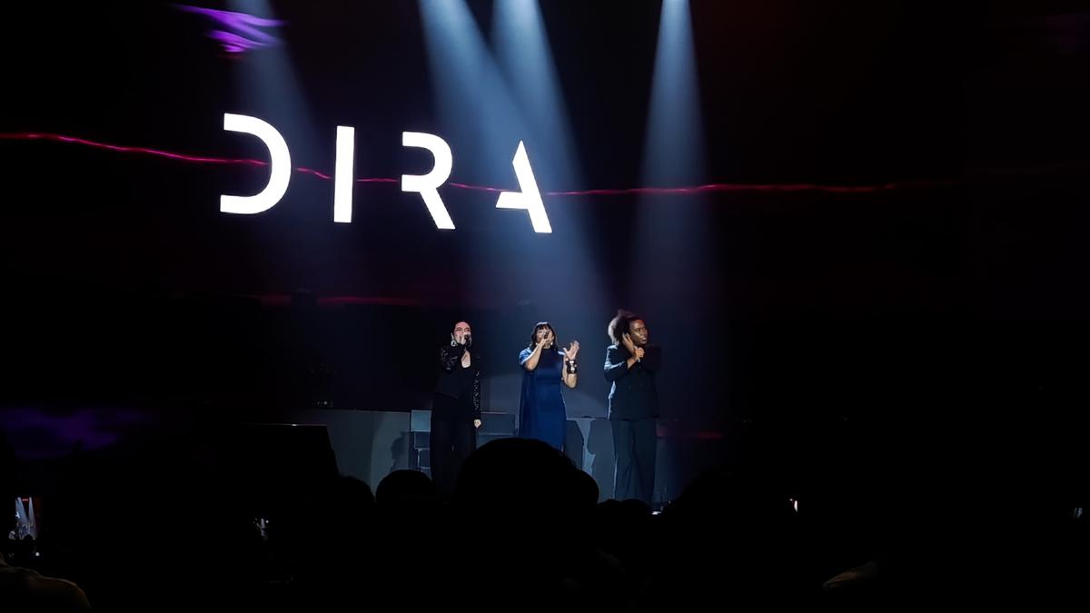 Pengakuan Dira Sugandi Saat Membuka Konser Brian McKnight di Jakarta, Sempat Ingin Berhenti Nyanyi