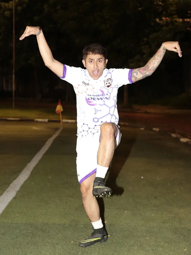 Vicky Nitinegoro