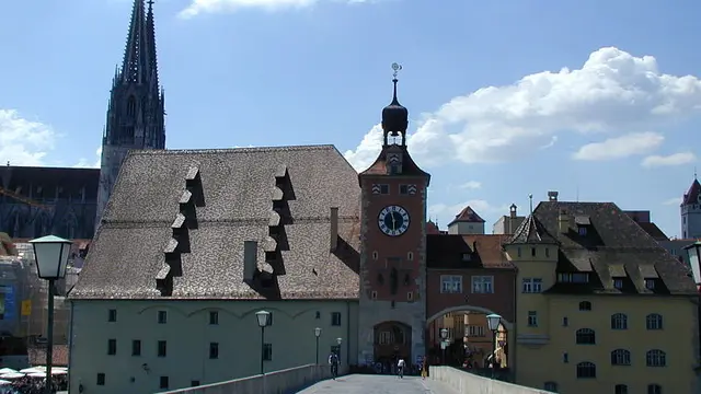 Stone Bridge Regensburg (Wikipedia/Public Domain)
