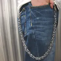 Beberapa fashion item 90-an yang nggak banget.