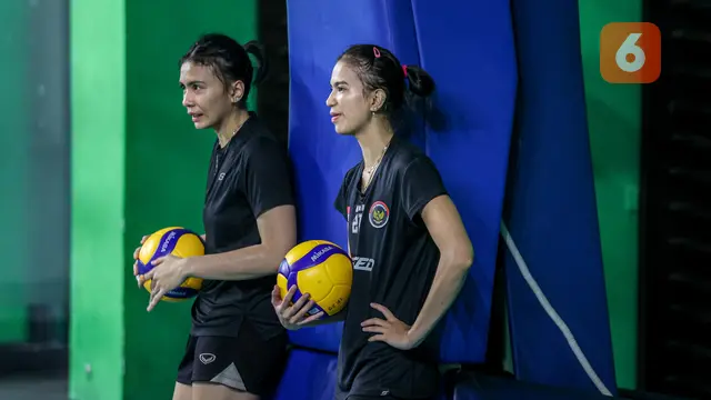 Foto: Yolla, Shella, hingga Hany Panaskan Mesin Jelang Laga Melawan Red Sparks di Fun Volleyball 2024