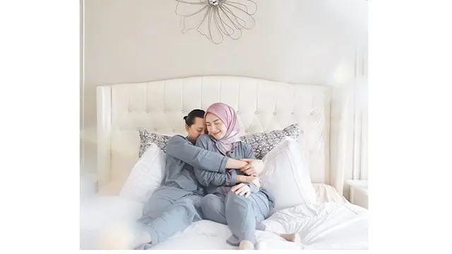 Bernuansa Putih dan Minimalis, Ini 7 Potret Rumah Melody Prima