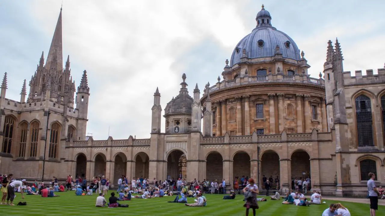 University of Oxford, perguruan tinggi tertua Inggris