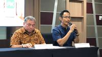 Sekretaris Jenderal (Sekjen) Asosiasi Fintech Pendanaan Bersama Indonesia (AFPI) Sunu Widyatmoko (kanan) dalam konferensi pers bersama AdaKami, Jumat (22/9/2023). (Tira/Liputan6.com)