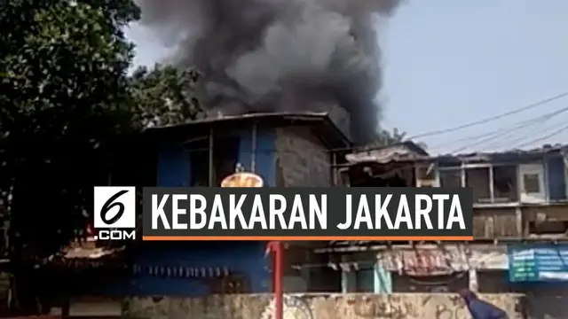 Kebakaran terjadi di kawasan padat penduduk di Petogogan Jakarta Selatan. Kebakaran diduga akibat korsleting listrik di sebuah rumah kosong. Api dengan cepat merembet dan menghanguskan 5 rumah.