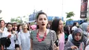 Ribuan penonton memadati Indonesia Convention Exhibition (ICE), Bumi Serpong Damai (BSD), untuk melihat aksi penyanyi Selena Gomez. Kedatangan pertama kali di Indonesia itu mendapat sambutan luar biasa dari Selenator. (Adrian Putra/Bintang.com)