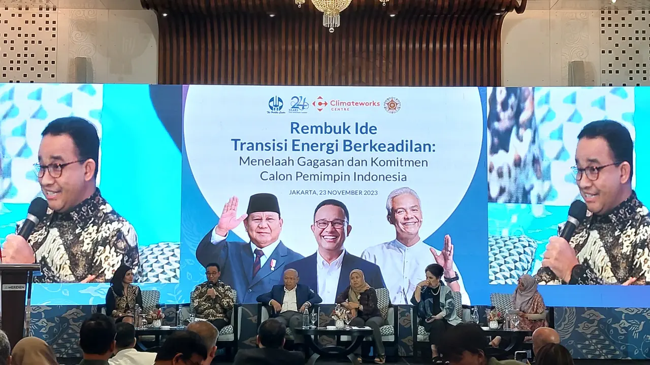 Calon Presiden (Capres) Anies Rasyid Baswedan  dalam Rembuk Ide Transisi Energi Berkeadilan, di Jakarta, Kamis (23/11/2023). Dia mengusulkan ada badan khusus yang mengawasi krisis iklim