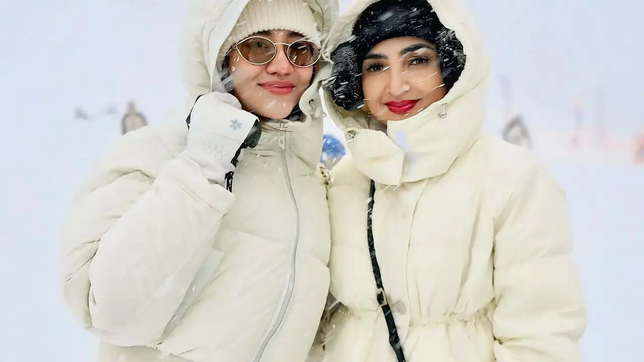 Gaya Kompak Ashanty dan Aaliyah Massaid Liburan Musim Dingin di Jepang