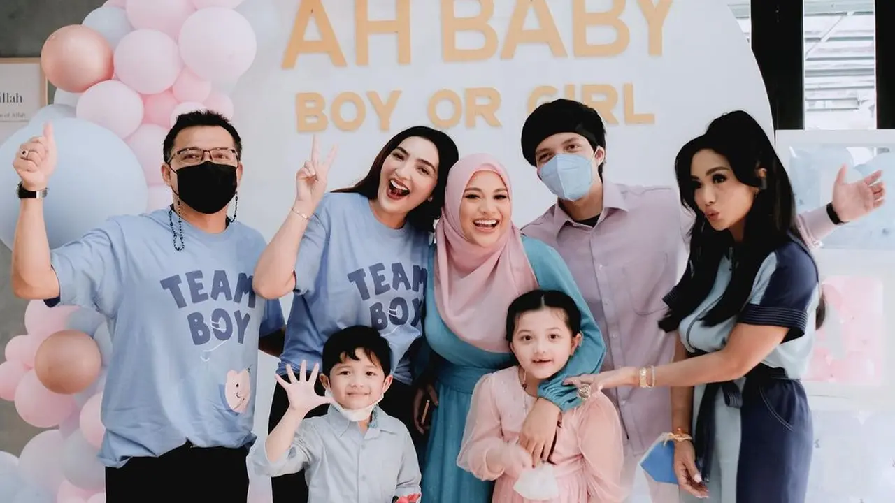 [Fimela] Acara Gender Reveal Aurel