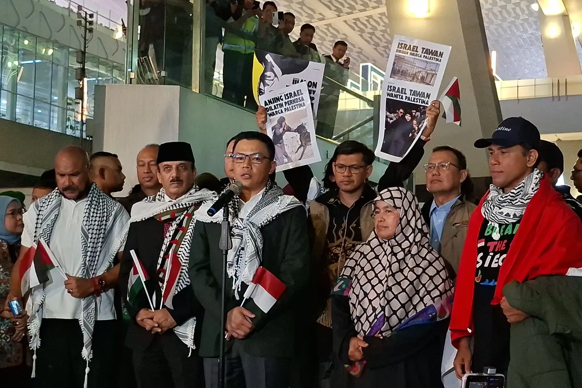 Menteri Luar Negeri (Menlu) Sugiono menyambut 9 WNI aktivis Global Sumud Flotilla yang telah dibebaskan dari penahanan Israel di Bandara Internasional Soekarno Hatta.