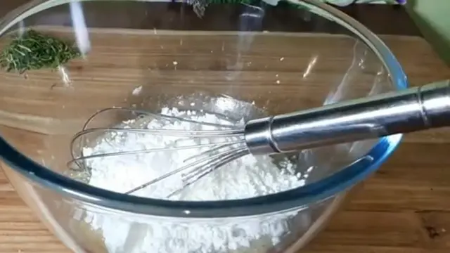 Resep Peyek Rempeyek Renyah (Youtube/Ceceromed Kitchen)