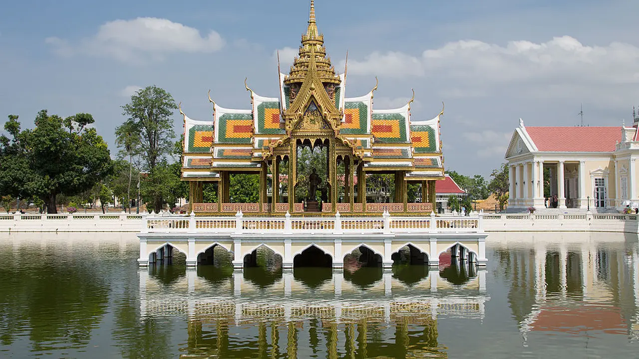 Istana musim panas milik Kerajaan Thailand di Ayuttaya, Bang Pa-In (Wikipedia/CC BY-SA 3.0)