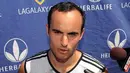 Landon Donovan saat diwawancarai media massa seusai sesi latihan Los Angeles (LA) Galaxy di Home Depot Stadium, Los Angeles, 13 Juli 2009. AFP PHOTO/Mark RALSTON 
