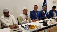 Ketua Persaudaraan Alumni 212 Slamet Ma'arif dan pimpinan Partai Amanat Nasional (PAN). (Merdeka.com/Muhammad Genantan Saputra)