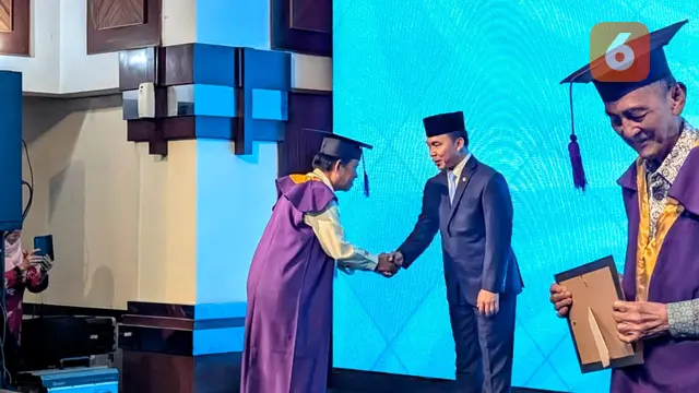 Wisuda Sekolah Lansia