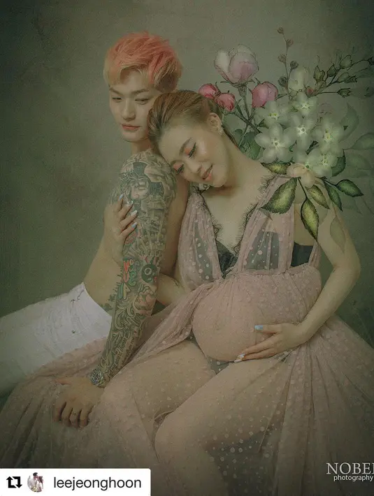 Jelang kelahiran anak pertama buah cintanya, pasangan ini juga melakukan foto maternity. Beberapa foto dibagikan di akun Instagram presenter yang biasa disapa Moa itu. (Instagram/nobelphotography)