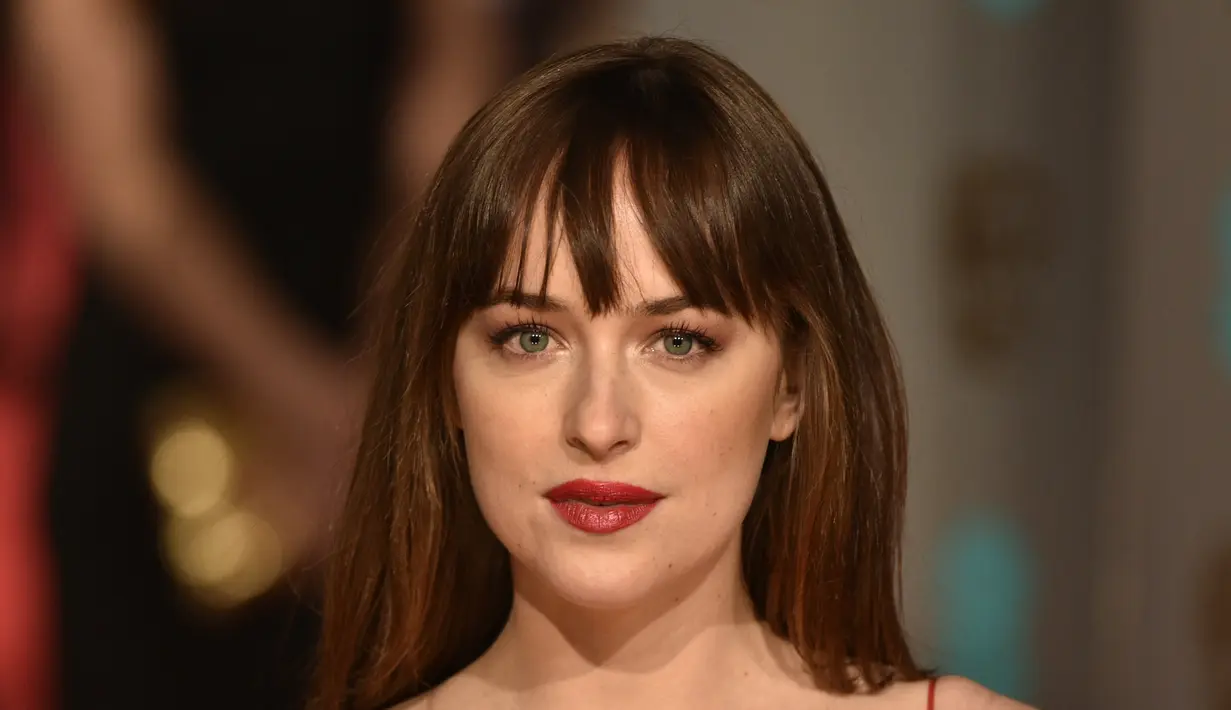 Pemeran Anastasia Steele dalam film Fifty Shades of Grey telah meluangkan waktunya untuk posting foto selfie di instagram. (AFP/Bintang.com)