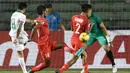 Stefano Lilipaly memastikan kemenangan Tim Garuda dengan skor 2-1. Indonesia pun melaju ke semifinal sebagai runner-up Grup A, di bawah Thailand yang jadi juara grup, dengan poin empat. (AFP/Ted Aljibe)