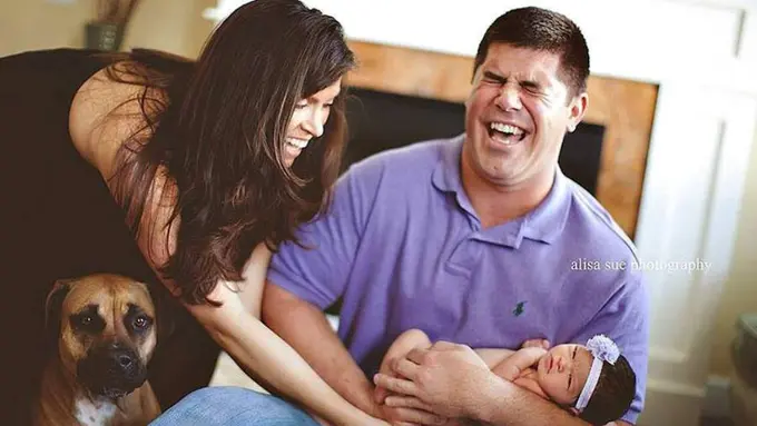 Dimuntahi dan Dikencingi, Ini 10 Foto Keluarga yang Gagal