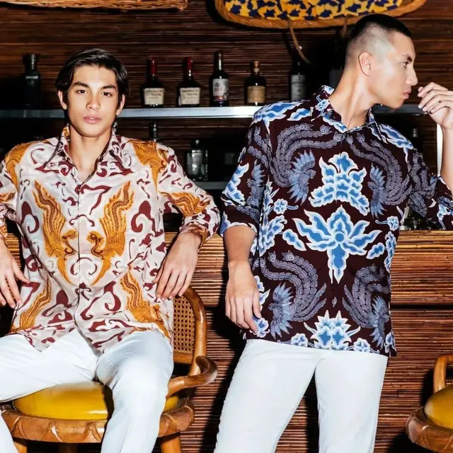 7 Pemotretan Eddy Meijer, Putra Maudy Koesnaedi dengan Busana Batik yang Menawan