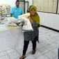 Pelaksanaan program Bantuan Pangan Cadangan Beras Pemerintah dipercepat untuk mengatasi kenaikan harga beras saat ini. (merdeka.com/Arie Basuki)