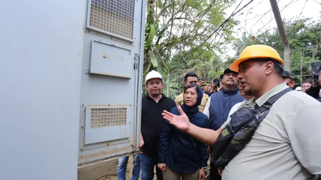 Menteri Komunikasi dan Digital Meutya Hafid Cek Pengoperasian BTS