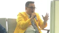 Khalid Zabidi, tokoh Golkar Garis Keras saat menyampaikan paparannya dalam diskusi "Siapa Cawe-Cawe Dalam Gonjang Ganjing Partai Golkar?. Foto: liputan6.com/edhie prayitno ige&nbsp;