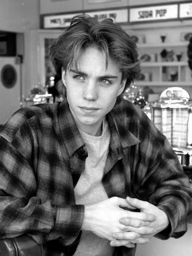 [Bintang] Jonathan Brandis