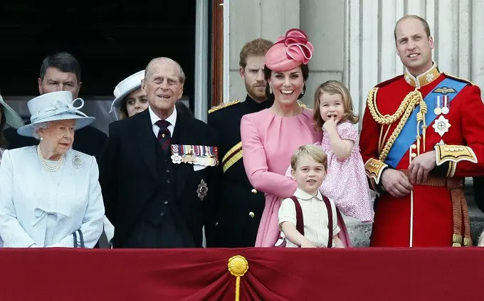 Keluarga Kerajaan Inggris dalam upacara tahunan Trooping the Colour  (AP Photo/Kirsty Wigglesworth)