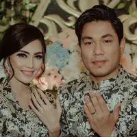 Vokalis Armada, Tsandi Rizal Adi Pradana itu akan mempersunting Monika di Solo Jawa Tengah, tempat kelahiran calon istrinya. (Instagram/monicaimas)