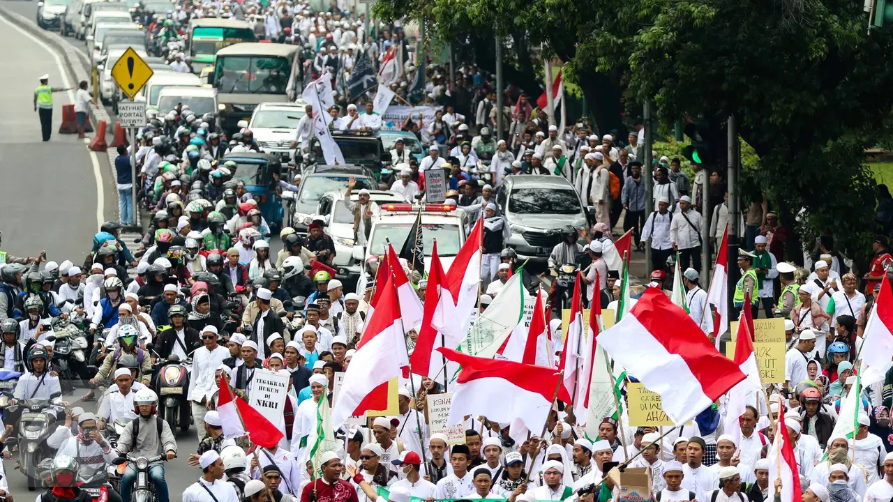 20161104-Massa Mulai Berdatangan ke Istiqlal-Jakarta