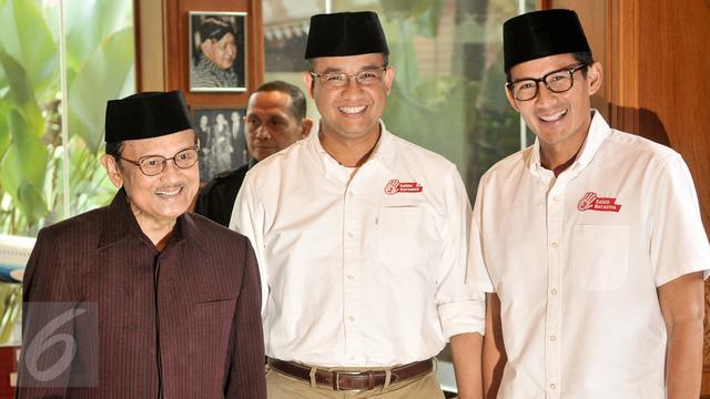 20170126-Anies Baswedan dan Sandiaga Uno ke BJ Habibie-Jakarta- Yoppy Renato